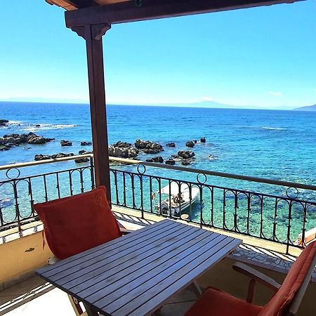 Halikoura Beach Apartments Stoupa Bagian luar foto
