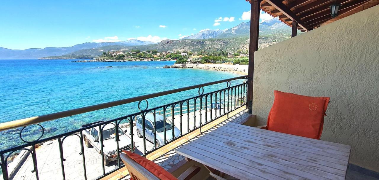 Halikoura Beach Apartments Stoupa Bagian luar foto