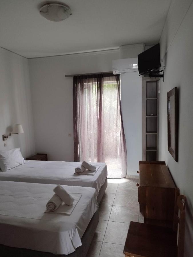 Halikoura Beach Apartments Stoupa Bagian luar foto