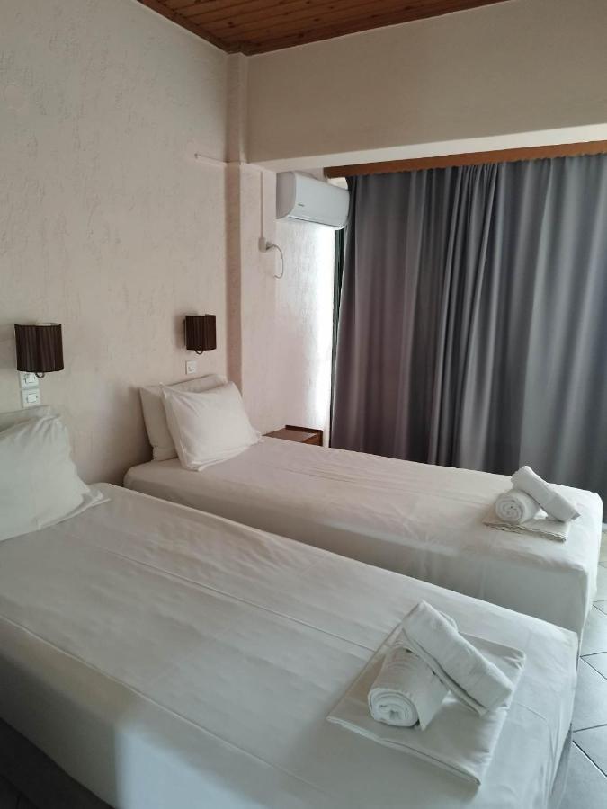 Halikoura Beach Apartments Stoupa Bagian luar foto