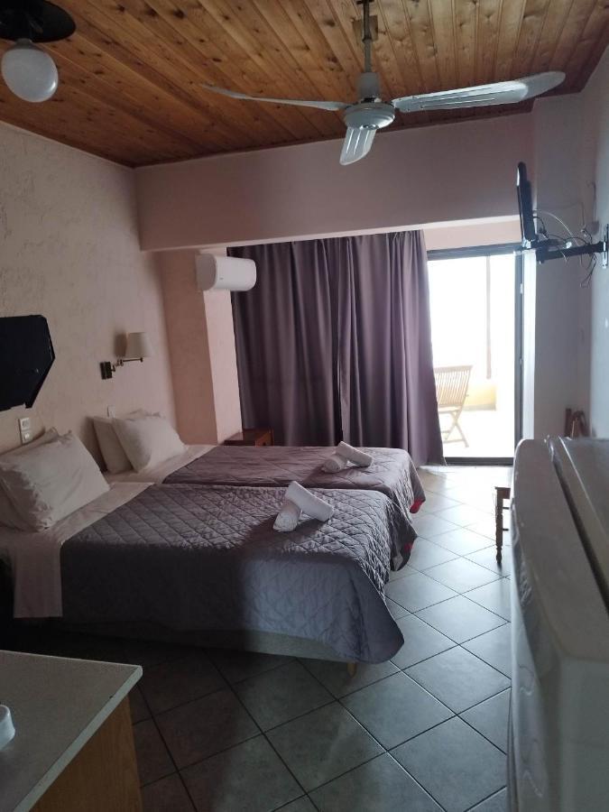 Halikoura Beach Apartments Stoupa Bagian luar foto